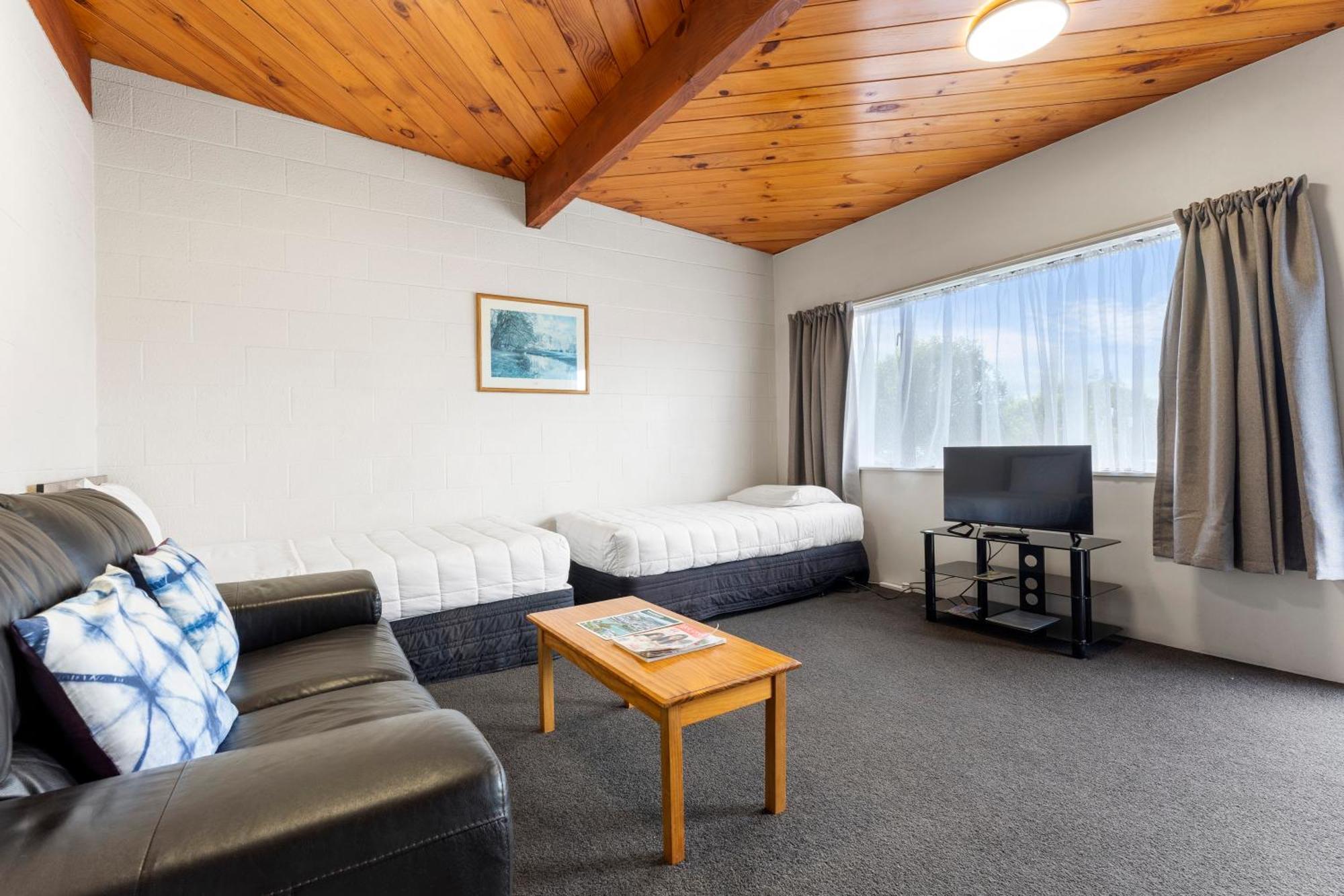 Coachman'S Lodge Motel Whanganui Extérieur photo